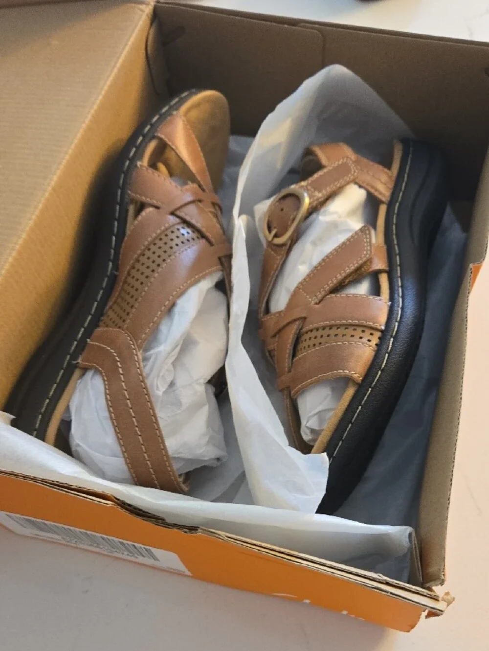 NIB Clarks Laurieann Tan Leather Crossover Slingback Comfort Sandals 8W